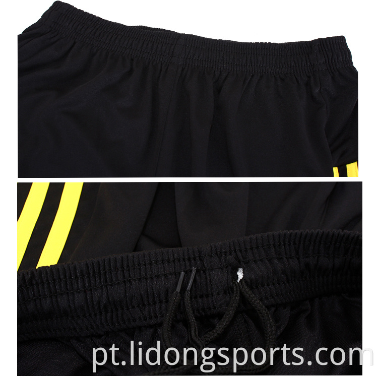 Blank Custom Jersey Uniform Set Uniformes de futebol juvenil Camisas de futebol masculinas feitas na China